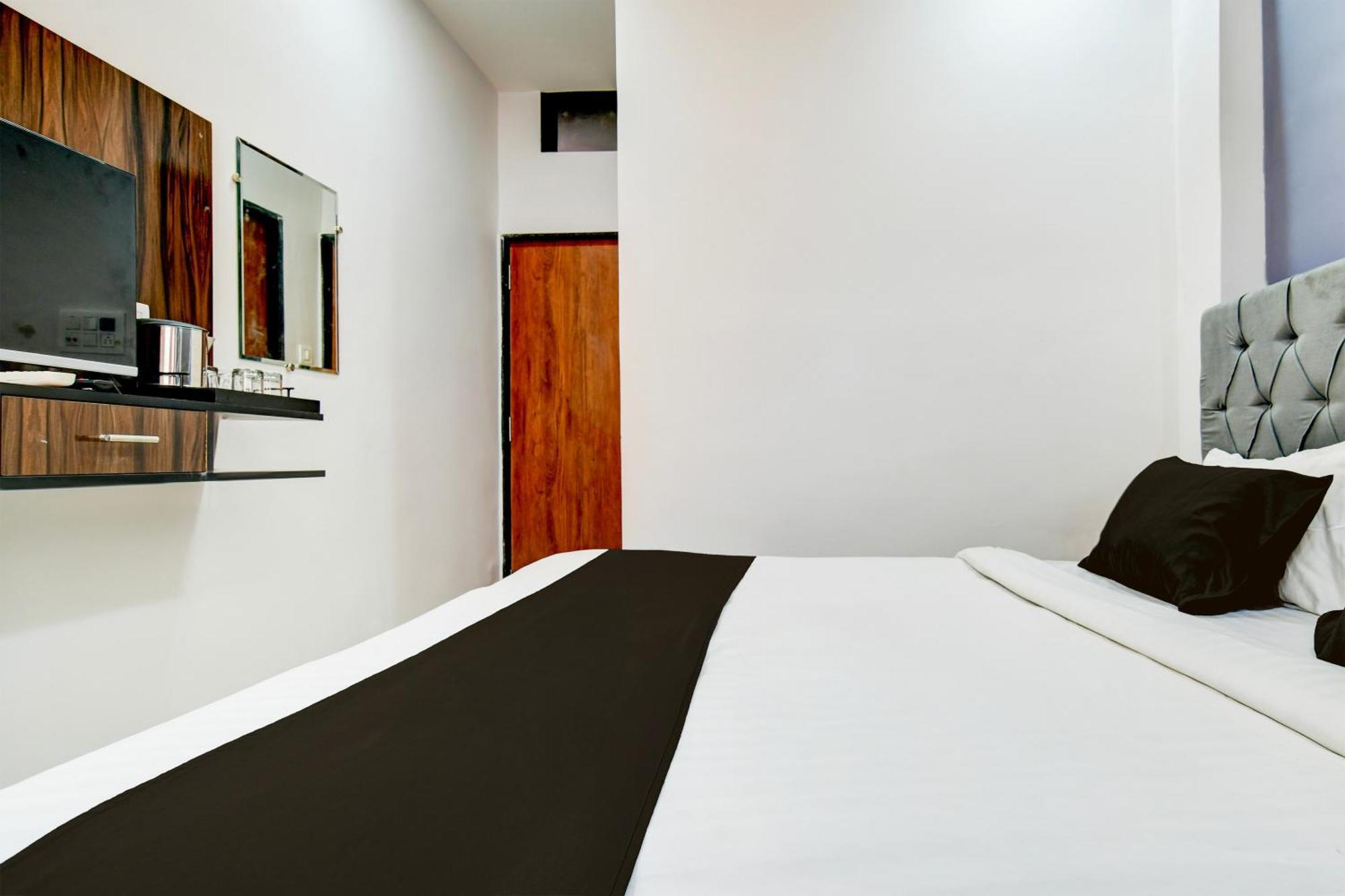 Super Hotel O D.V Near Medanta Hospital Indore Exterior photo